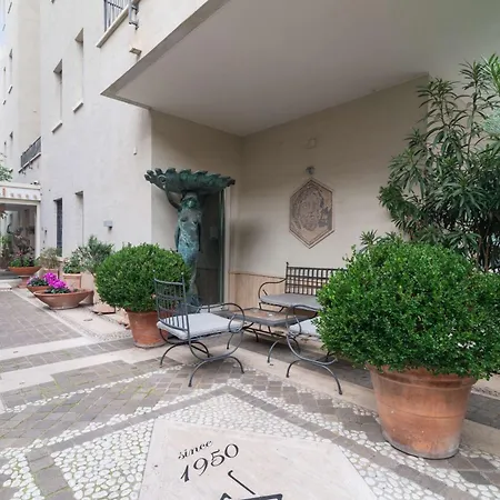 Western Rivoli 4* Roma