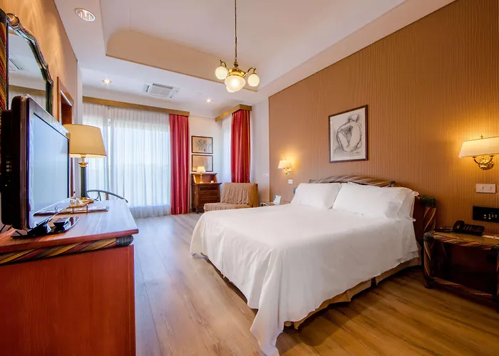 Western Rivoli Отель