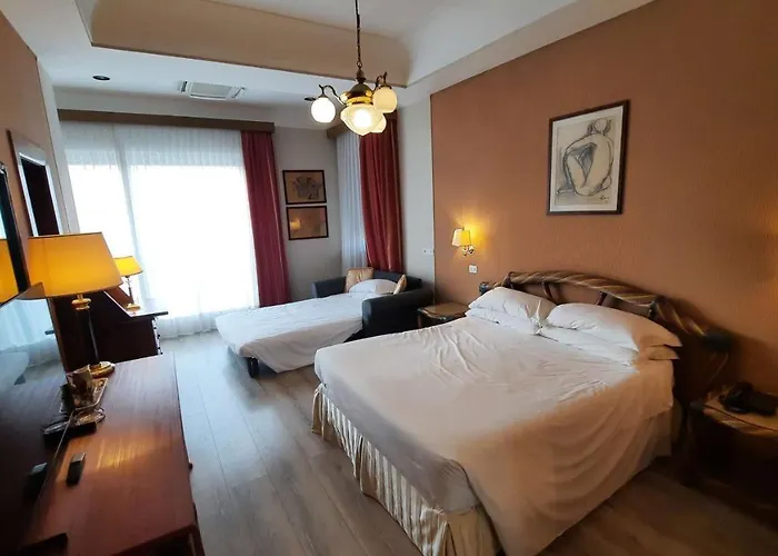 Отель Western Rivoli 4*