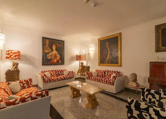 Western Rivoli Отель