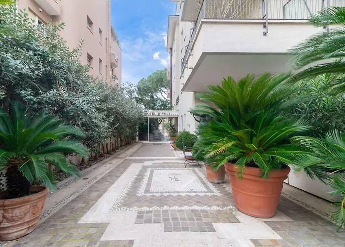 Отель Western Rivoli 4*