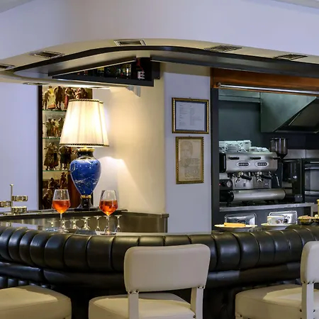 Отель Western Rivoli 4*